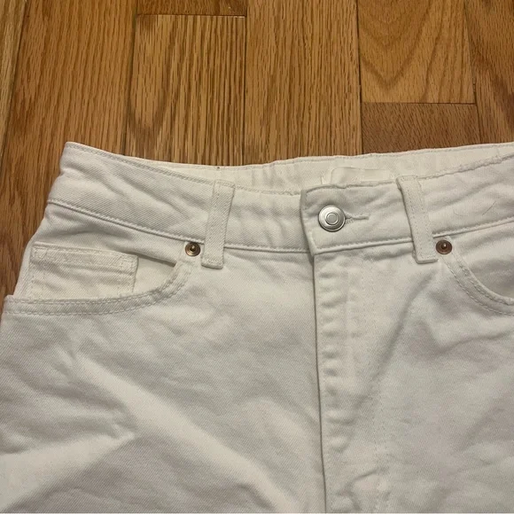 H&M Women's White Denim Shorts - Picture 2 of 6